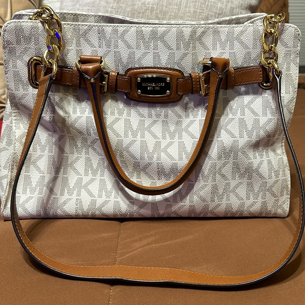 Michael Kors. Leather. Excellent condition!